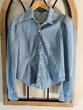 Express Puff Sleeve Women's Light Wash Denim Button-Up Shirt- Small
